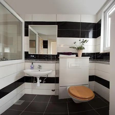 Gianina Apartament *